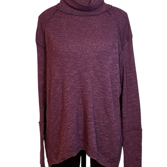 Free People We the Free split back turtle neck long sleeve top plum size medium - Picture 4 of 10